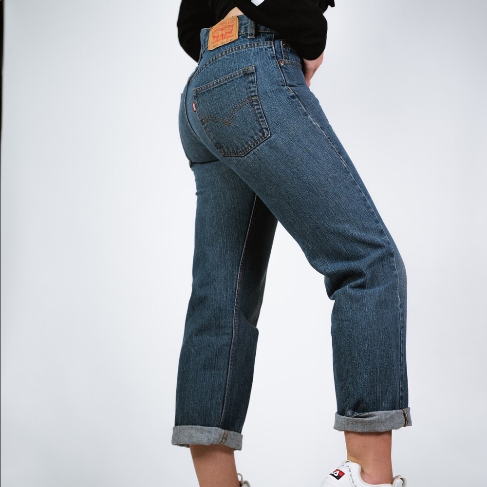 LEVI’S MOM JEANS (RELAXED FIT 550) 27x27